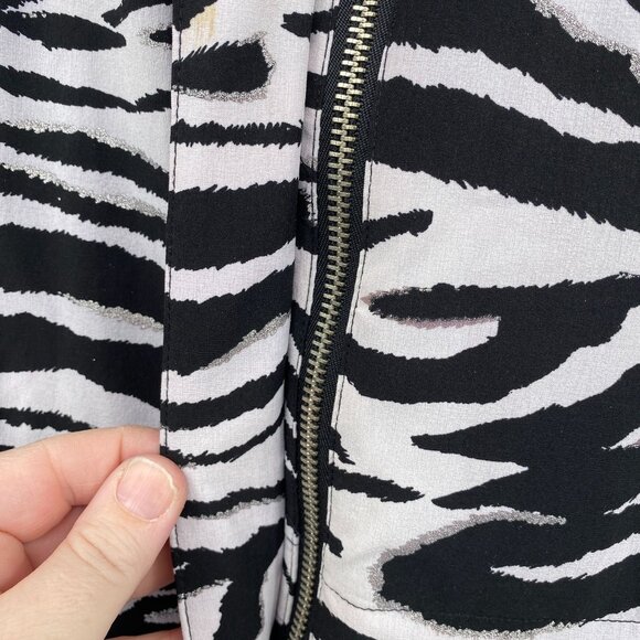 Zenergy by Chicos zip up jacket size 2 Medium 12 zebra print active wear beach - Picture 3 of 9